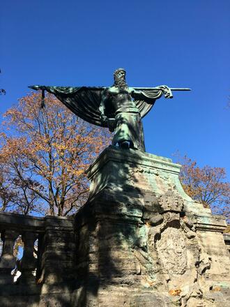 Das Schmied-von-Kochel-Denkmal in München