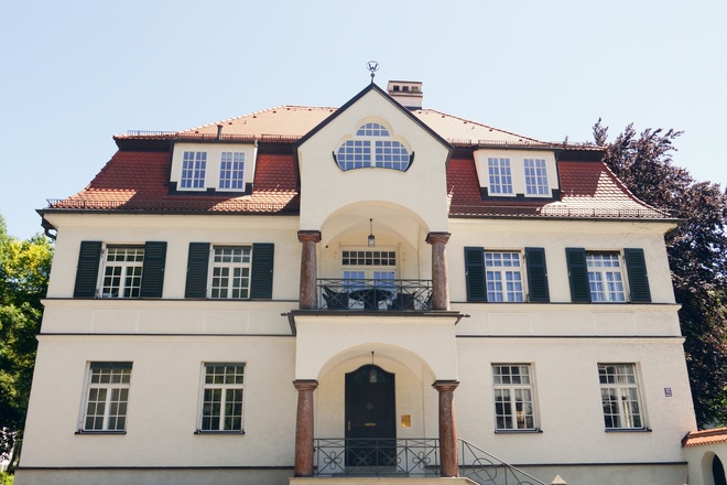 Gebäude im Barockstil in der Vilshofener Straße