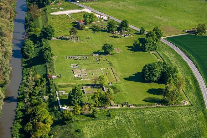 Das Kohortenkastell Abusina bei Eining steht Besuchern als Freilichtmuseum jederzeit kostenlos offen.