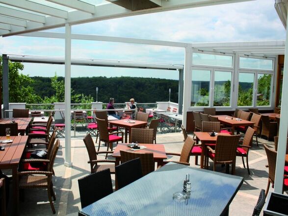 Terrasse in der Ritterschänke Randeck in Essing im Altmühltal