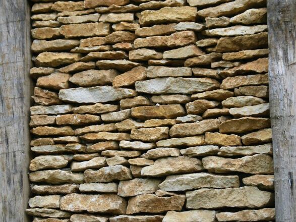 Mauerausschnitt des keltischen Stadttores an der Schleuse in Kelheim-Gronsdorf