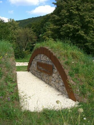 begehbarer Grabhügel in Riedenburg-Haidhof