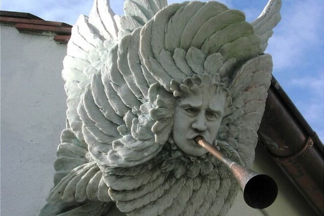 Skulptur an der Erlöserkapelle Biburg