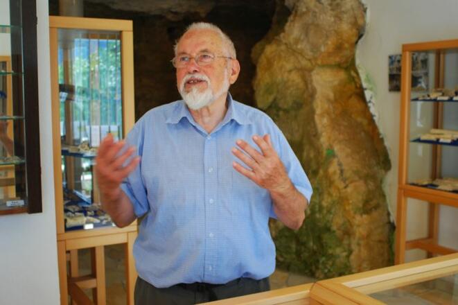 Museumsgründer des Urgeschichtlichen Felsenhäusl-Museums Hermann Schäffer v