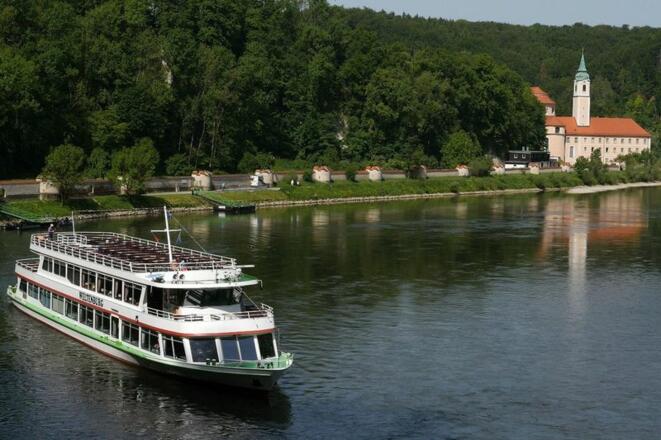 Schifffahrt durch den Donaudurchbruch zum Kloster Weltenburg