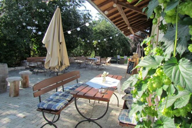 Biergarten im Pillmeier Bräu in Langquaid