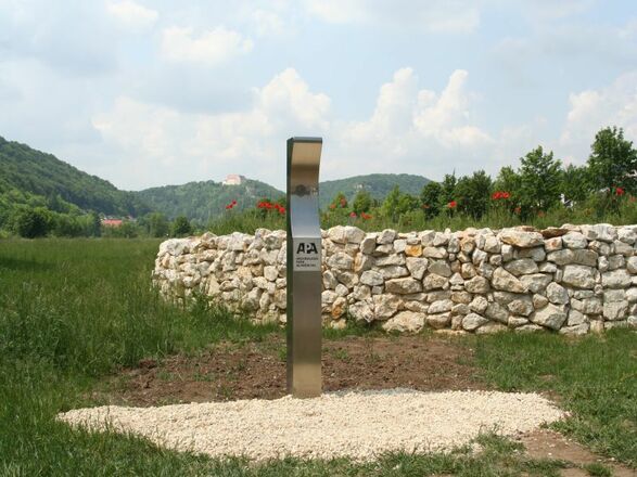 Opferplattform und Hörpunkt in Riedenburg-Emmerthal