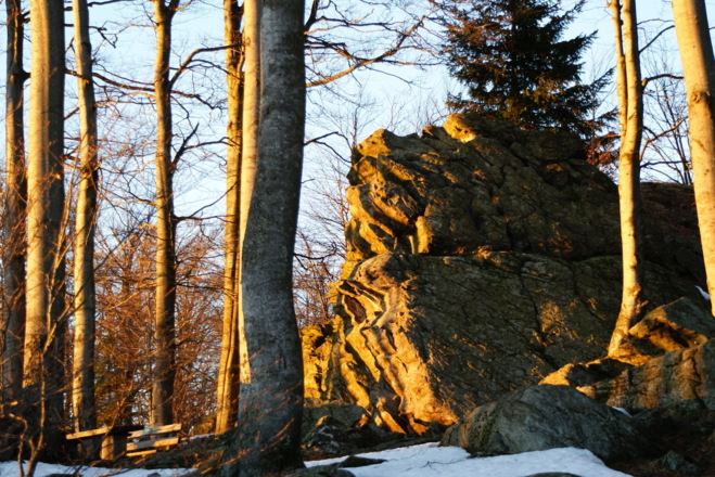 Gipfelfelsen im Abendlicht