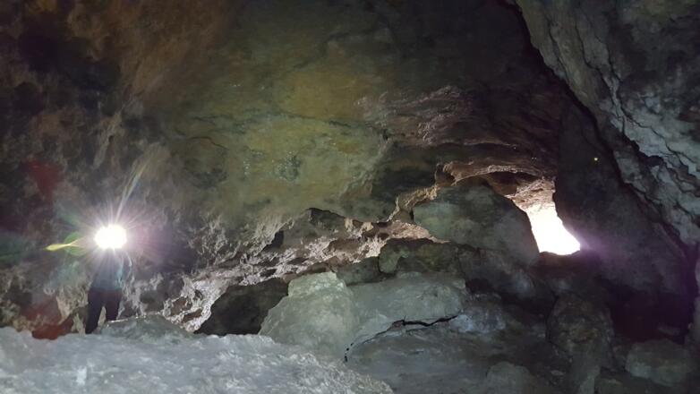 Im vorderen Teil der Witzenhöhle