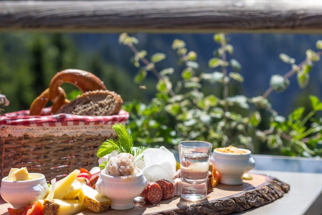Brotzeiten auf der Terrasse
