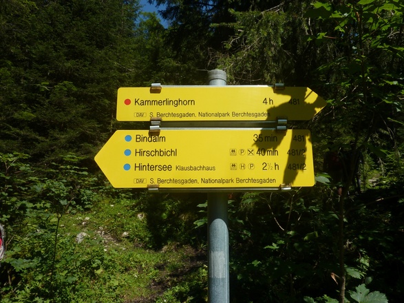 Hier abzweigen auf einen unmarkierten Steig