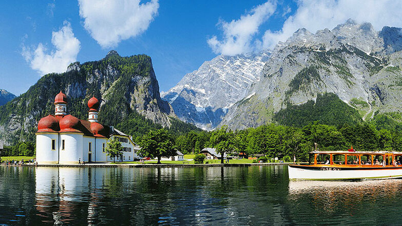 Schifffahrt auf dem Königssee vor Sankt Bartholomäe