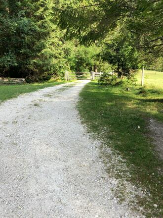Wanderweg zur Halsalm