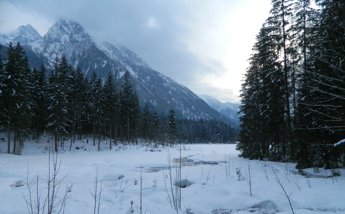 Abend am winterlichen Hintersee