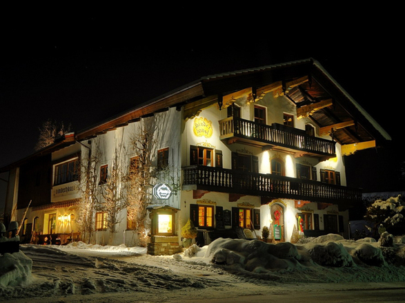 Landgasthof Binderhäusl Winteransicht