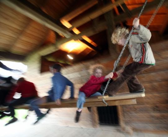 Kirta-Hutsch'n am Kirchweihmontag im Ameranger Bauernhausmuseum.