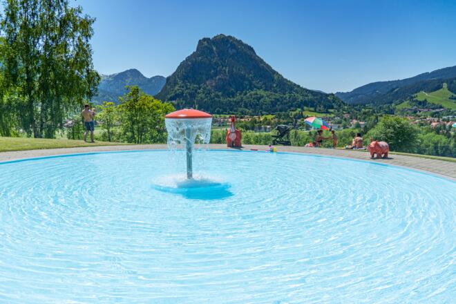 Planschen mit den Kids im Alpenbad