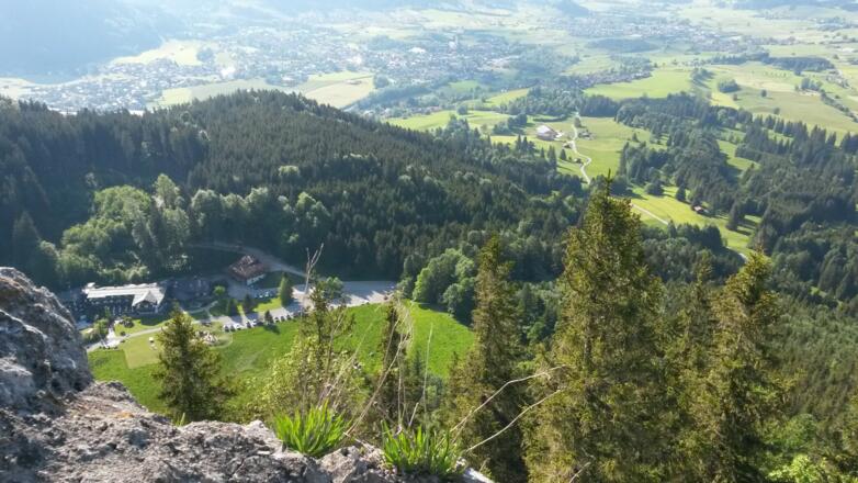 Blick vom Falkenstein auf die Schlossanger Alp und Pfronten