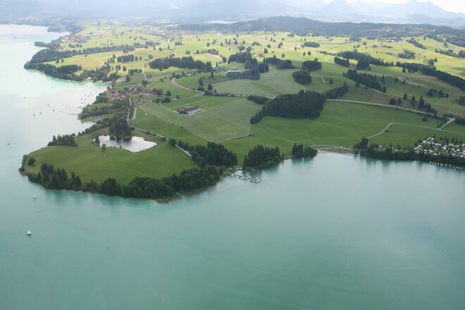 Luftbild zum Forggensee auf den Rastplatz Mansione