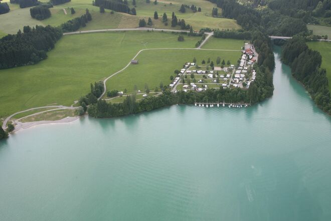Luftbild zum Forggensee auf den Rastplatz Mansione
