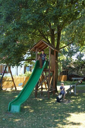 Kinderspielplatz am Hof