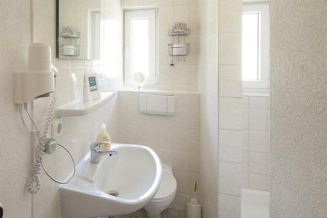 Familienzi. Alpenrose Bad