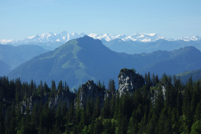 Hohe Tauern mit Großglockner am Horizont