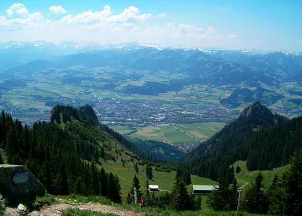 Blick vom Grüntengipfel nachSüden zum Grüntenhaus