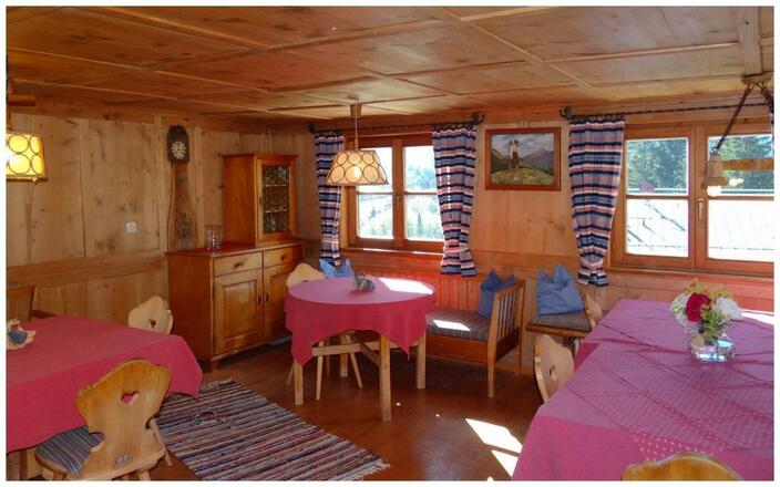 Aufenthaltsraum als original erhaltene Stube