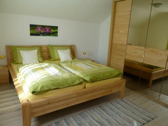 Doppelbett Schlafzimmer