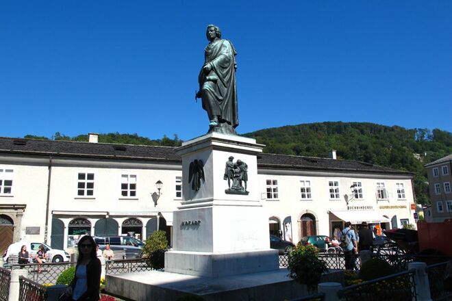 Mozartstatue auf Mozartplatz