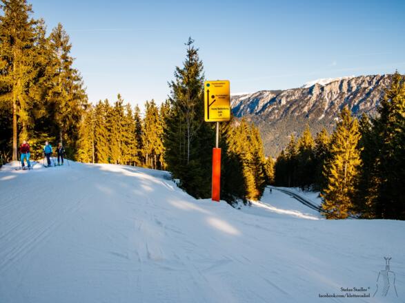 Abfahrten: Links zum Lift, rechts nach Bischofswiesen