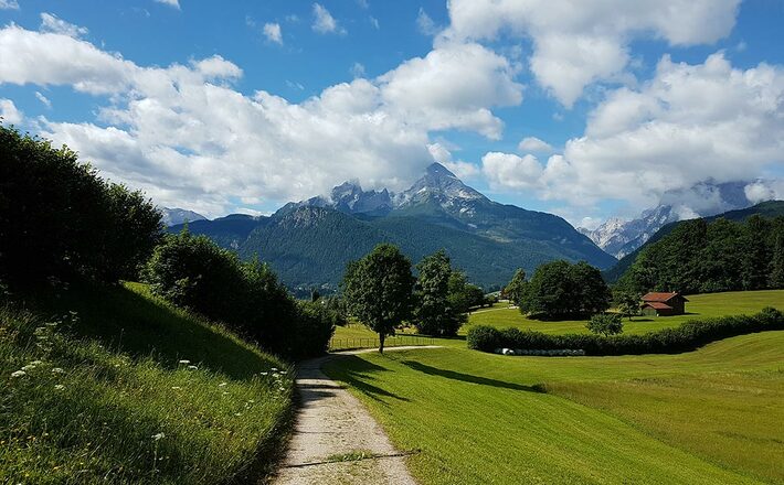 Natur-Erlebnispfad: Spaziergang mit Watzmann-Blick