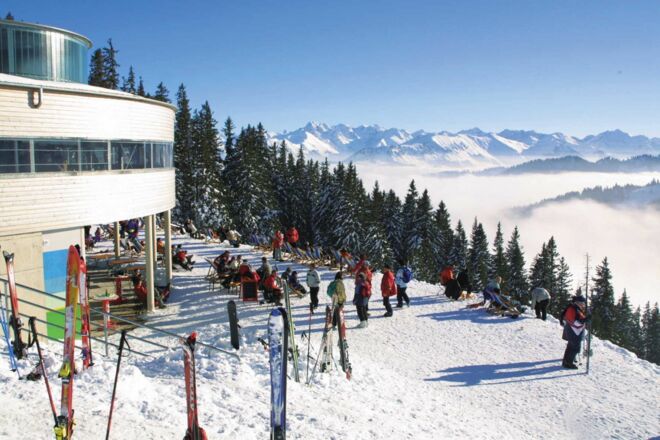 Genießen Sie die Sonne auf einem kostenlosen Liegestuhl, der Ihnen in Hörni&#039;s Nest zur Verfügung gestellt wird