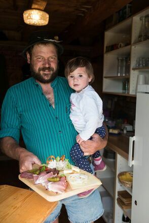 Leckere Brotzeiten auf der Alpe Hinteregg in Bolsterlang im Oberallgäu