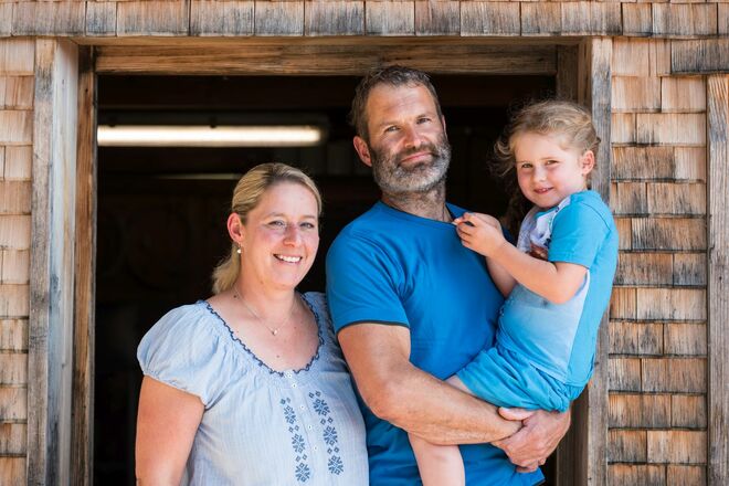 Steffi und Erwin mit Lina freuen sich auf Ihren Besuch