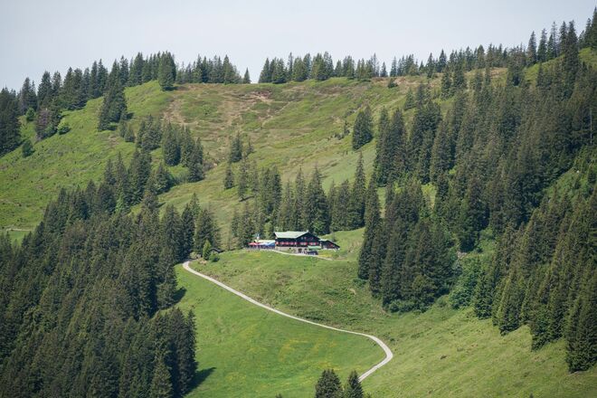 Das Berghaus Schwaben liegt unterhalb des Ochsenkopfes in Bolsterlang im Allgäu