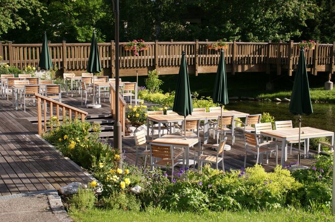 Außenterrasse am Restaurant Fiskina