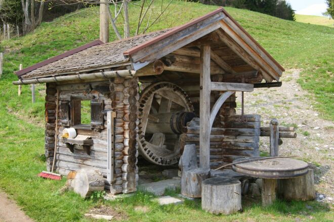 In der alten Säge in Fischen kann man das Original-Antriebsrad aus dem 16. Jahrhundert sehen