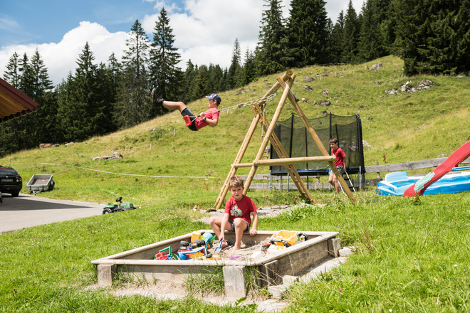 Die Alpe Hörnle bei Obermaiselstein verfügt über einen kleinen Kinderspielplatz