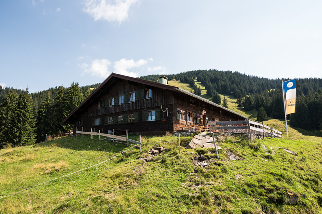 Die Mittelalpe ist ein bewirtschaftete Alpe auf 1.420 m Höhe