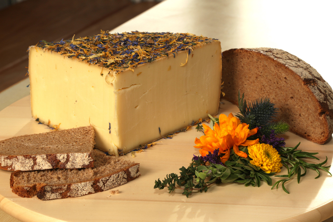 Bergbauern-Sennerei Hüttenberg - Alpkräuterkäse