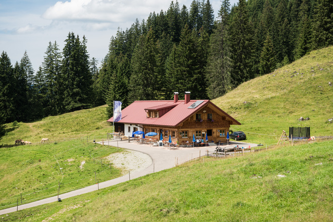 Die Alpe Hörnle im Schönbergtal bei Obermaiselstein im Allgäu