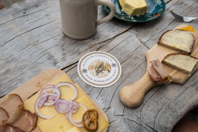 Auf der Alpe Schönberg sind über den Sommer auch Rinder und Kühe zuhause