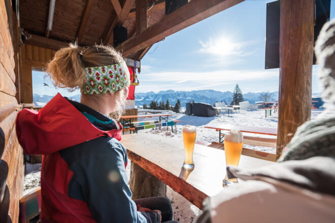 Traumhafte Aussicht und viel frische Luft an der Hochbichl Hütte in Ofterschwang