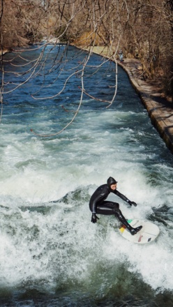 Eisbachwelle Surfer Winter