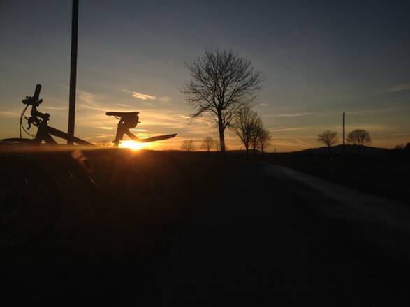 Fahrrad im Sonnenuntergang