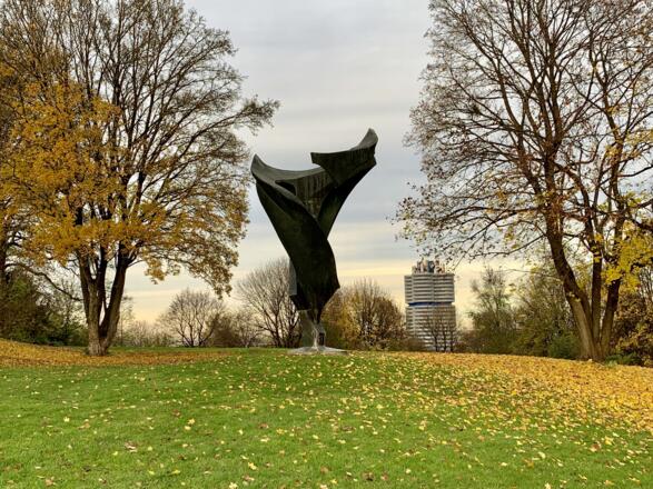 Schuttblume - Mahnmal für zivile Luftkriegsopfer