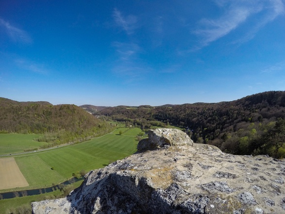 Aussicht in das Wiesenttal von der Burg Neideck