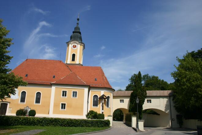 Kirche in Adldorf.
